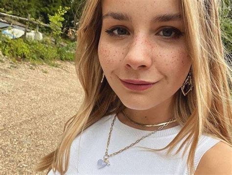 Bendypiri Biography, Age, Boyfriend, Net Worth, Wiki, Family and .